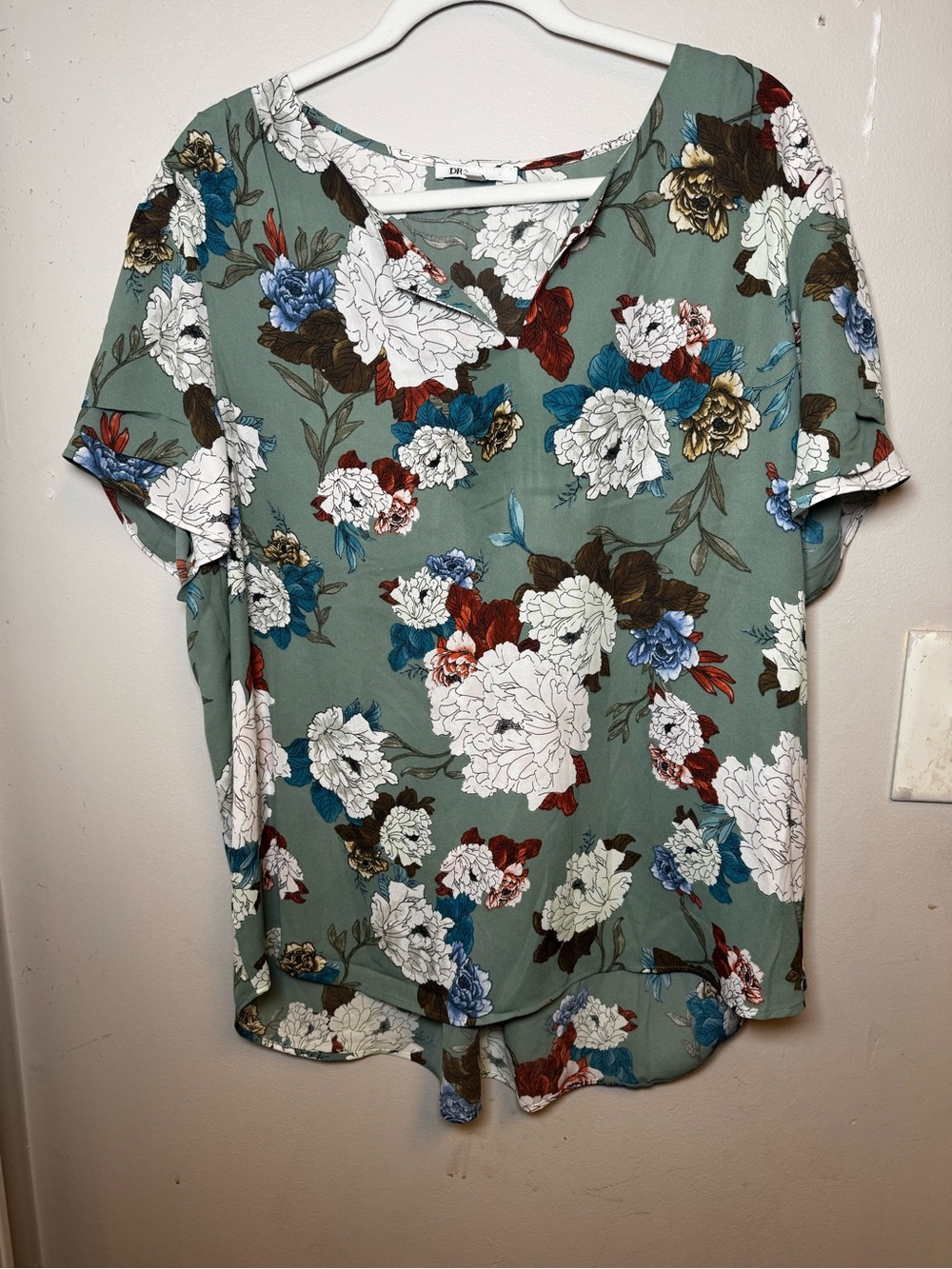 Floral Short-Sleeve V-Neck Dress Top in Sage Green